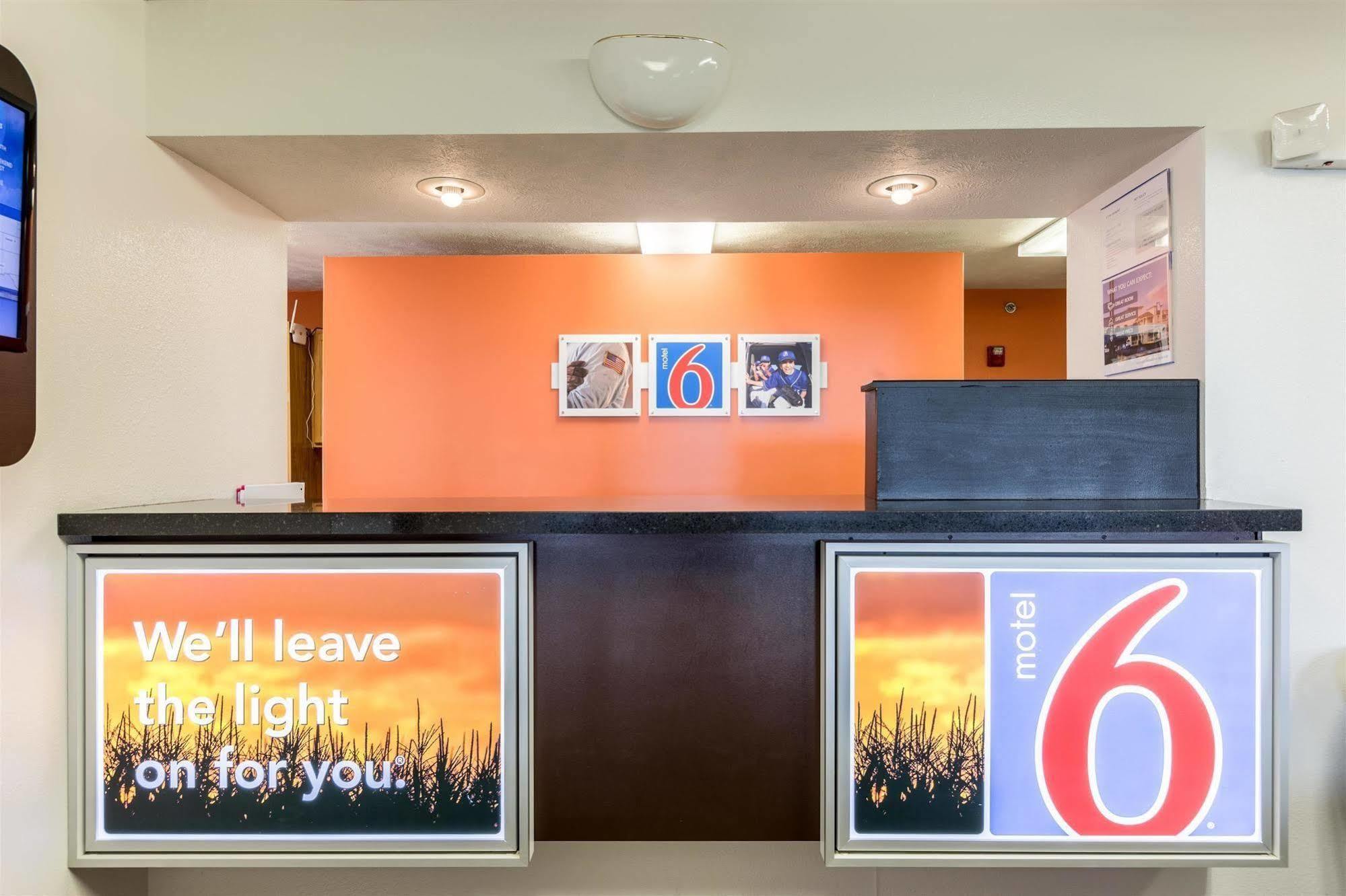 Motel 6 Percival Ia Kültér fotó