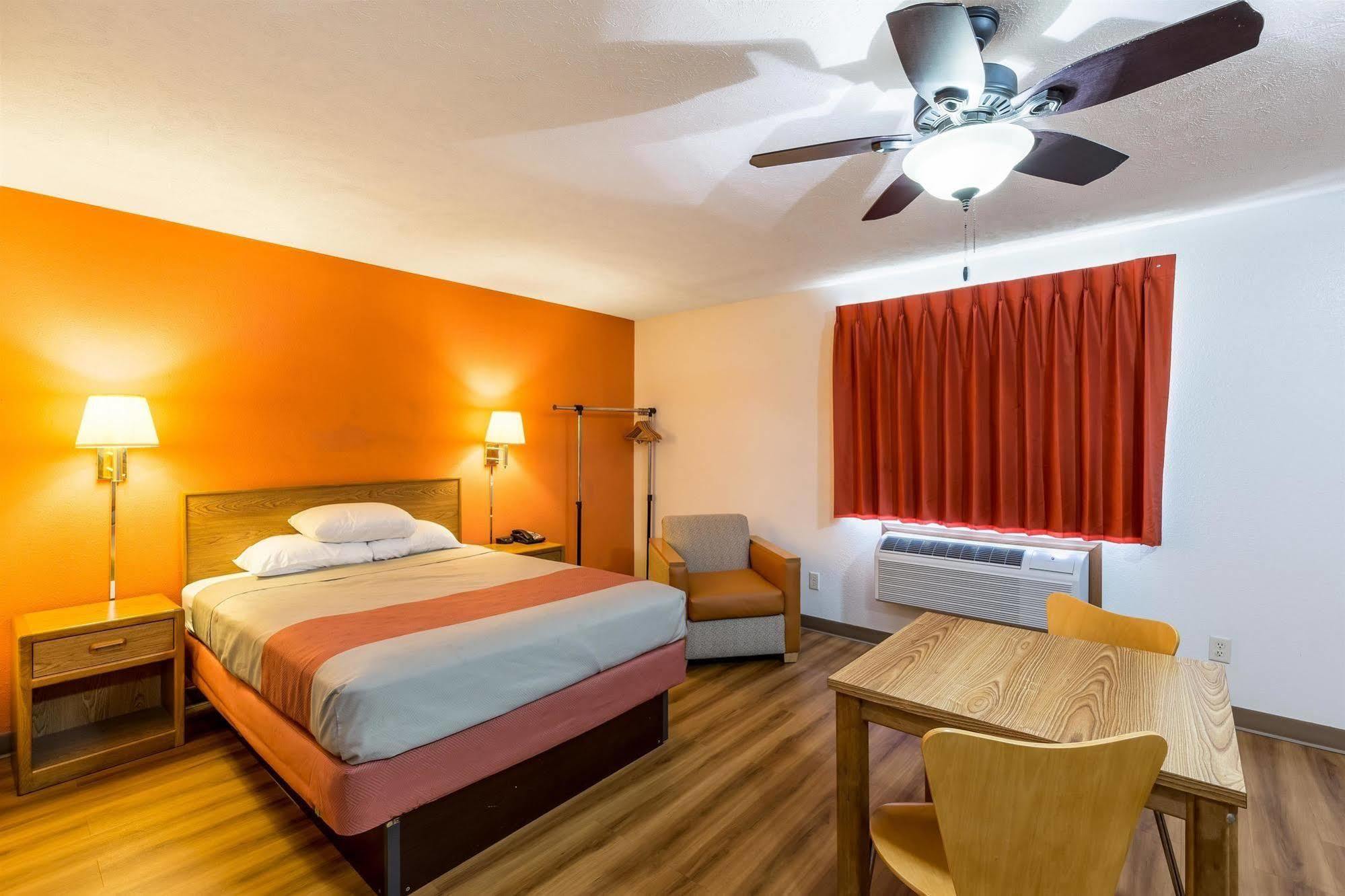 Motel 6 Percival Ia Kültér fotó